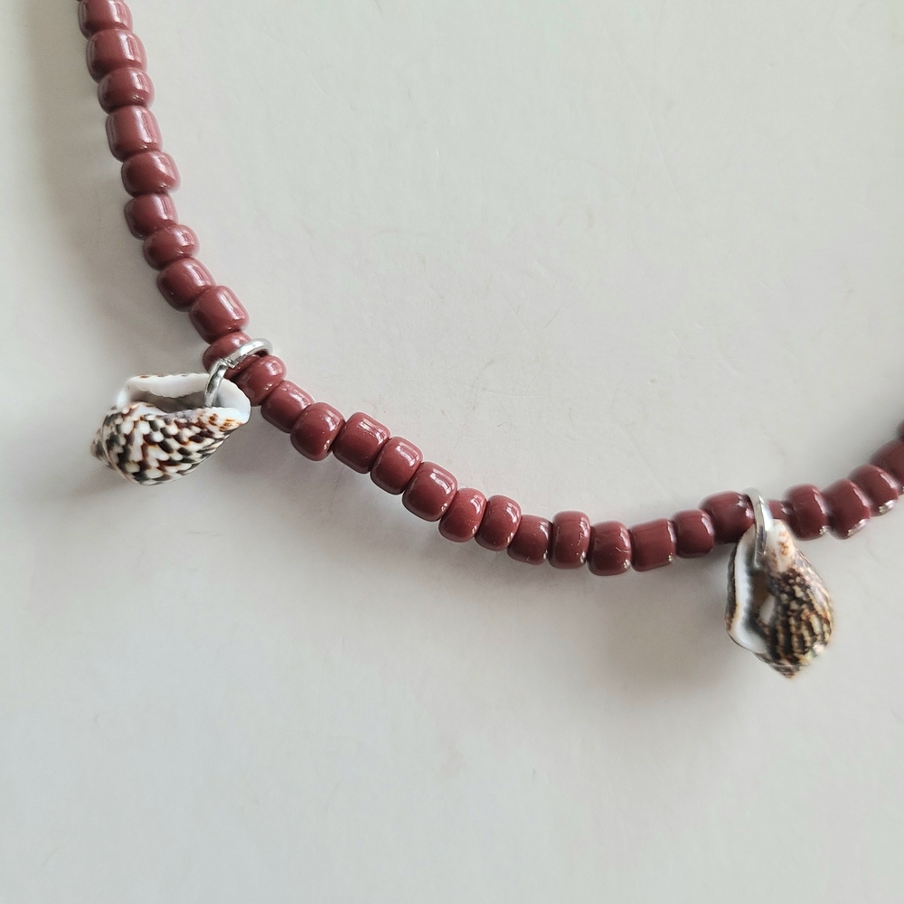 Brown Beaded Ankle Bracelet with Shell Charms - Picture 4 of 8